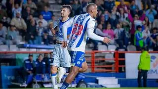 Salomón Rondón sigue de amores con el gol en México y se acerca al registro de Juan Arango