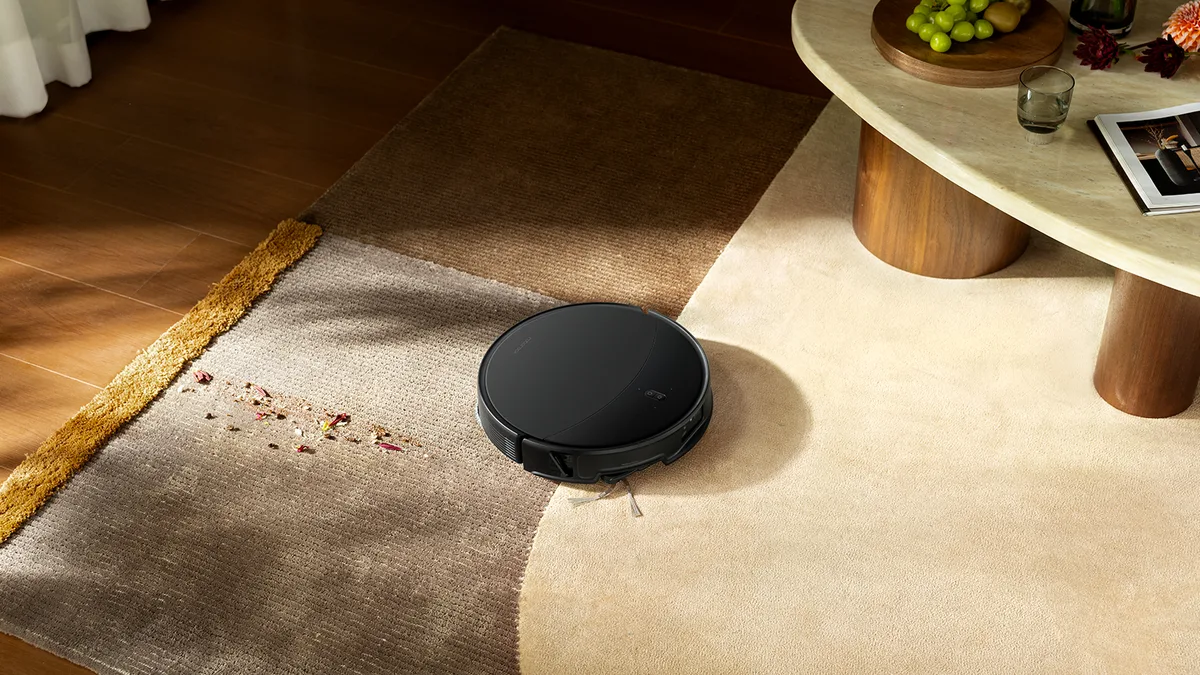 Cet aspirateur robot Roborock en promo à -501€ est si fin qu'il passe sous les meubles sans soucis