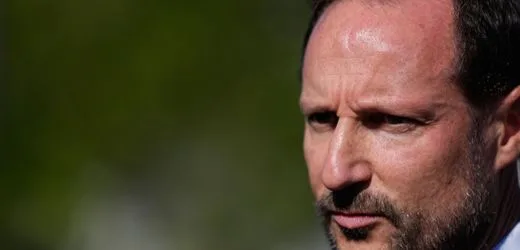 Norwegen: Thronfolger Haakon VIII. hält Sondersitzung mit Regierungskabinett