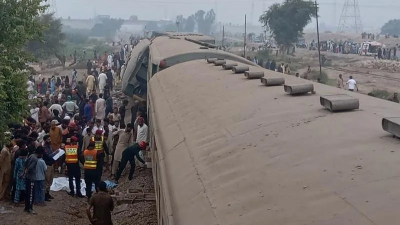 Four people killed and multiple injured as passenger train derails in Pakistan