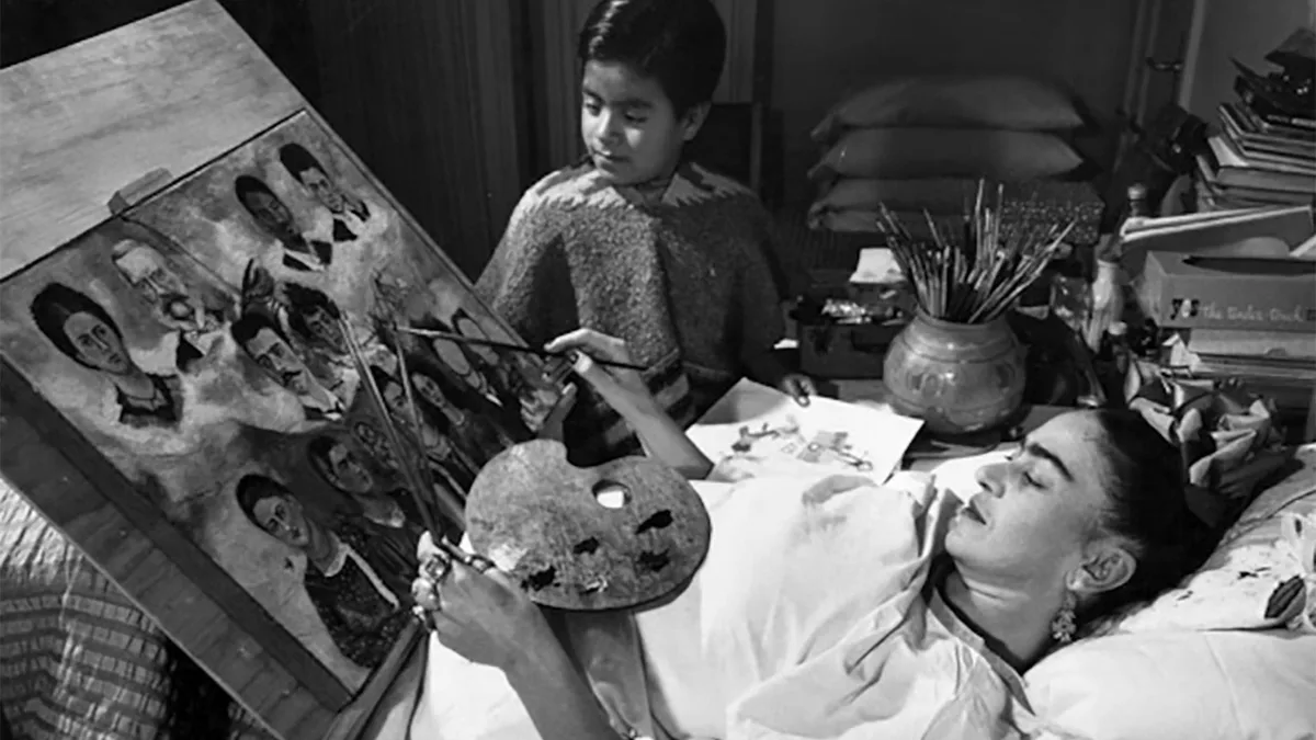La biógrafa Martha Zamora cuestiona uno de los mitos más repetidos sobre Frida Kahlo: “Nunca tuvo poliomielitis”