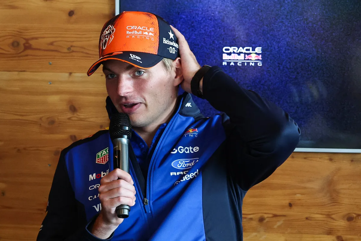 Verstappen diz que esteve mais perto de se aposentar da F1 do que de ir a outra equipe