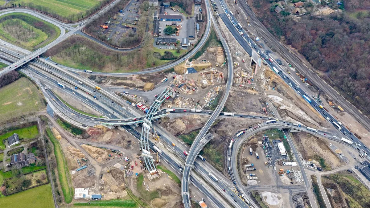 Ruhrgebiet: A40 bei Duisburg am Wochenende wegen Bombensuche gesperrt