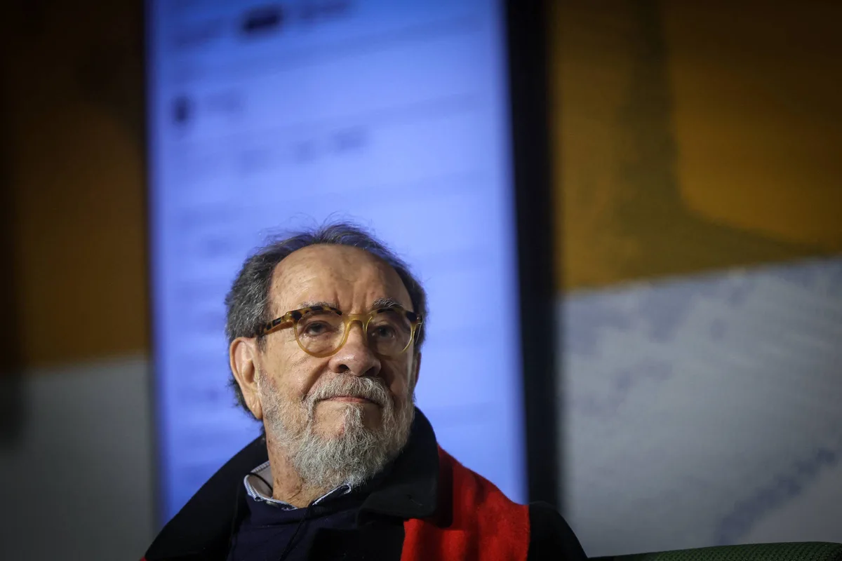 Fernando Morais processa OpenAI por uso de suas obras no ChatGPT