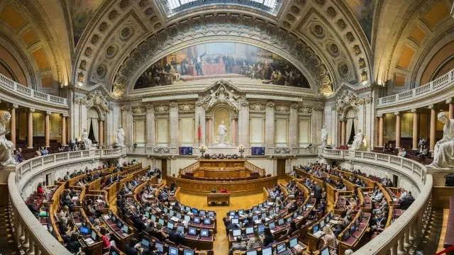 Parlamento volta a discutir regras das bandeiras após veto de Seguro