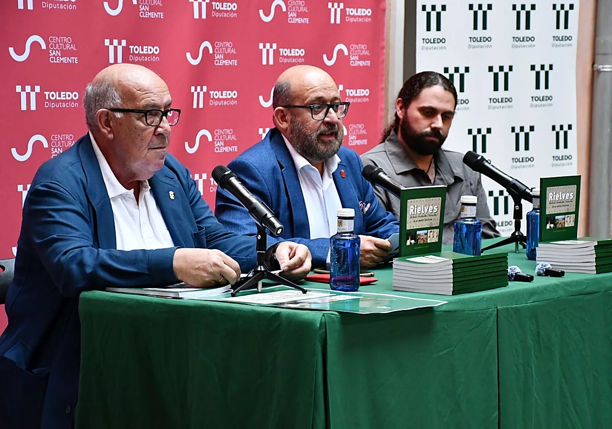 La historia de Rielves (Toledo) queda impresa en un libro por primera vez gracias a la Diputación
