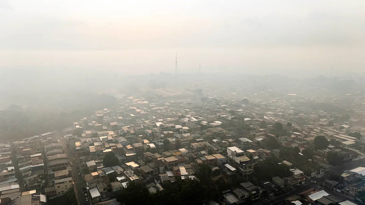 Manaus sufoca com o ar mais tóxico do mundo