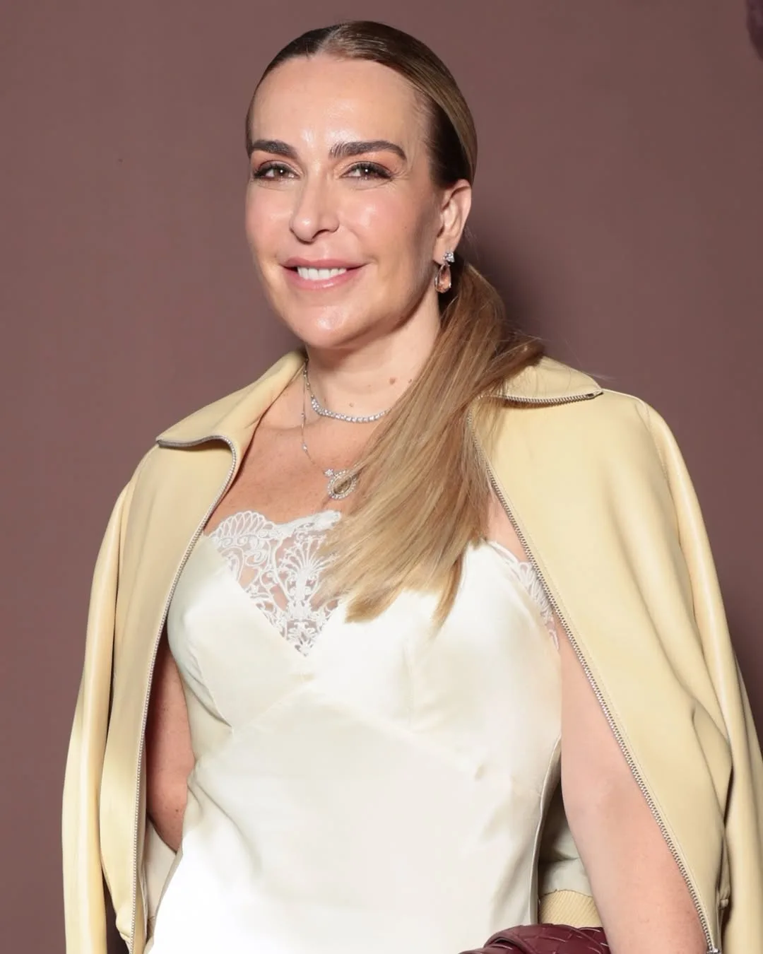 Mensagens revelam que Lulinha e Roberta Luchsinger mantinham núcleo de atuação e projetavam ganhos milionários com o poder público