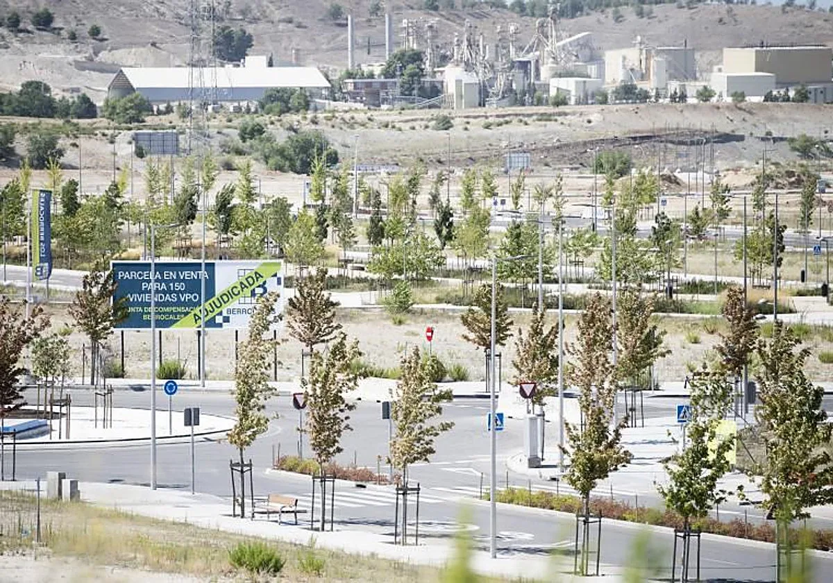 La falta de inversiones provoca un choque por el acceso a la red eléctrica entre inmobiliarias y centros de datos