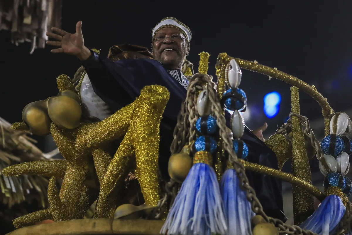 Pior da semana: O papelão da Vila Isabel com seu baluarte Martinho da Vila