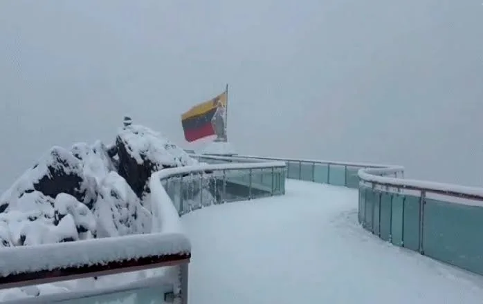 Nevada sorprendió a los visitantes del Pico Espejo en Mérida este #23Ago (VIDEO)