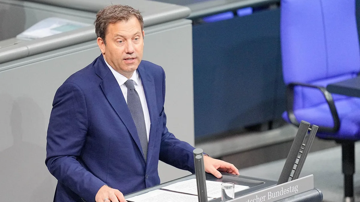 Einkommensteuer: Klingbeil verteidigt Entwurf für Steuerreform