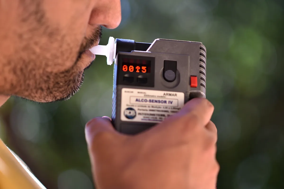 Como funciona o “drogômetro”, exame que vai detectar maconha e cocaína na Nova Lei Seca
