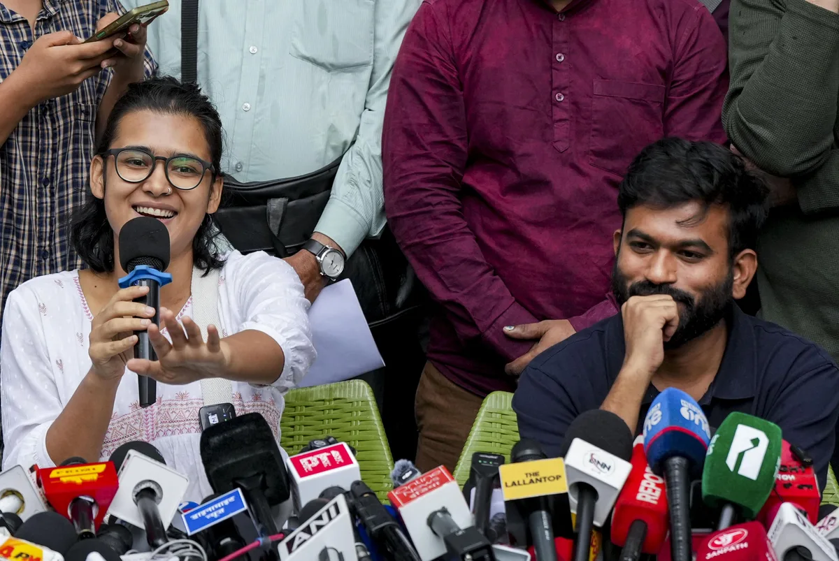 Abhijeet Dipke, Neha Bora detained on way to 'Lehra Do Tiranga' protest