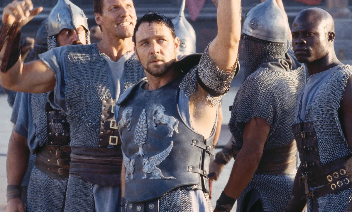 El mítico actor de 'Gladiator' que falleció en pleno rodaje: "Bebió tres botellas de ron jamaicano, ocho botellas de cerveza alemana y varios whiskys dobles"