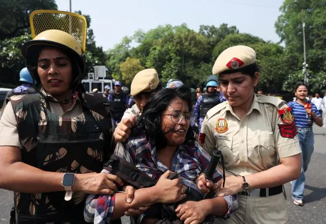 Inde : les autorités bloquent Delhi pour empêcher la “manifestation des cafards”