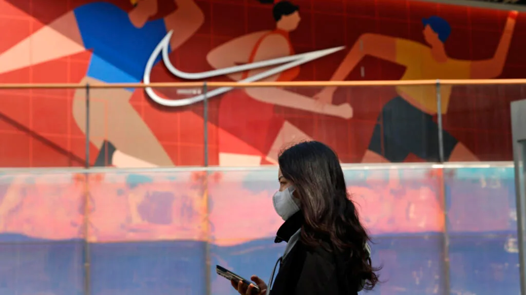 Pourquoi le géant américain Nike ne fait plus rêver