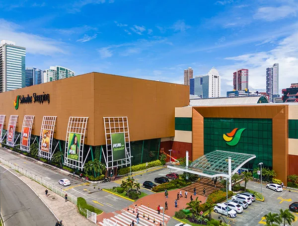 Explosão em restaurante do Salvador Shopping deixa dois feridos