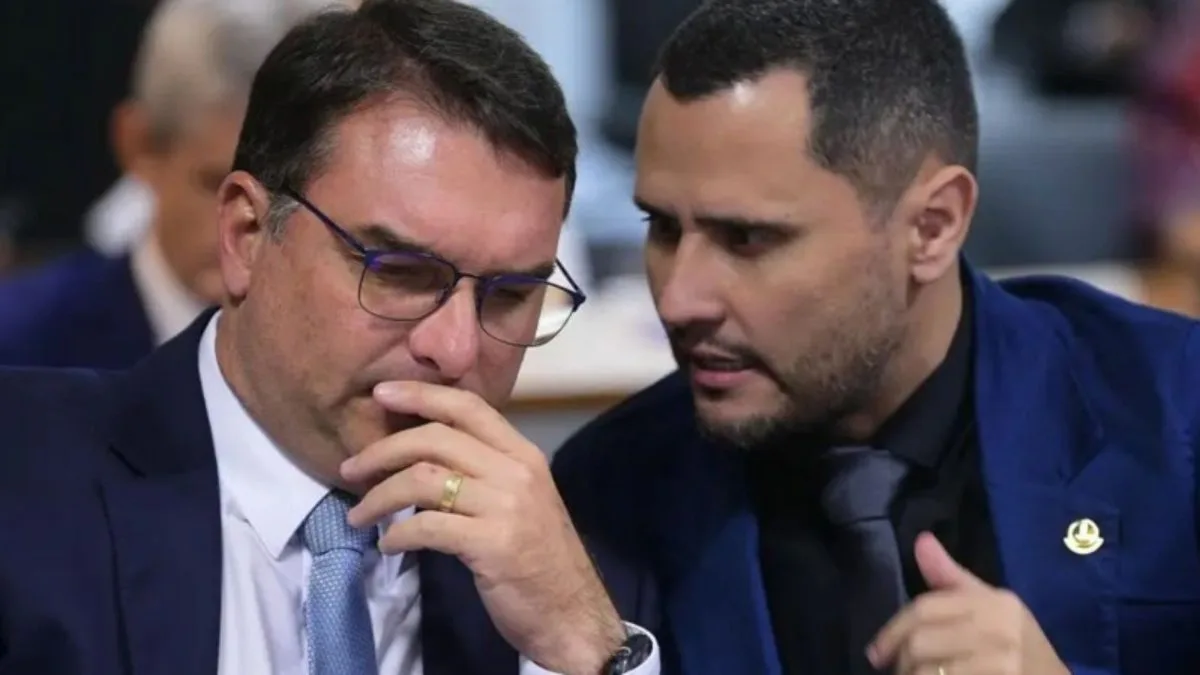 ‘Fonte de despesa está aqui’: Cleitinho cobra fim da escala 6×1 criticando gastos do Congresso Nacional