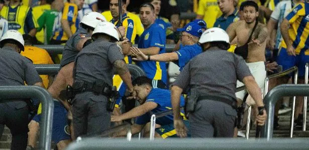 Torcedores de Corinthians e Rosario Central são detidos após confusão