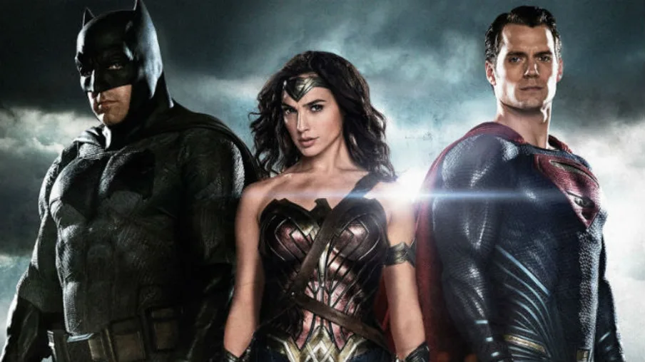 Zack Snyder admite que pode ter ERRADO ao não seguir fórmula da Marvel nos filmes da DC