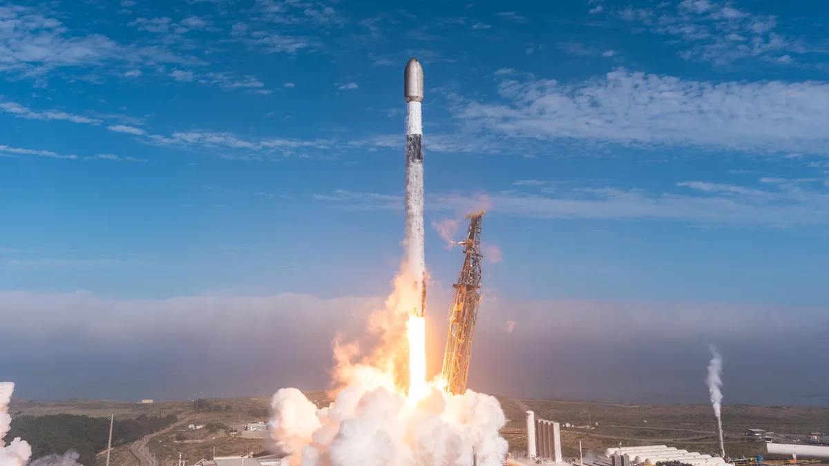 Ça se confirme chez SpaceX : l'arrivée du mastodonte Starship devrait mettre à la retraite l'increvable Falcon 9