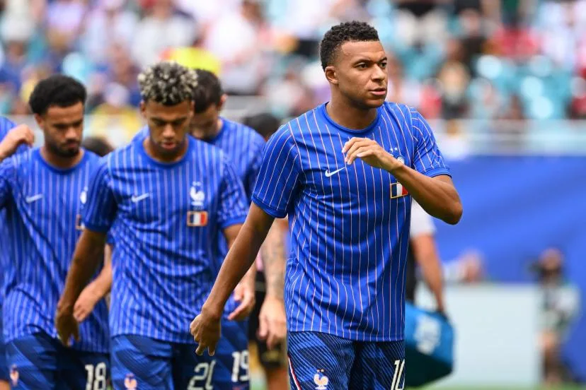 Violences, politique, racisme : quand Kylian Mbappé prend parti
