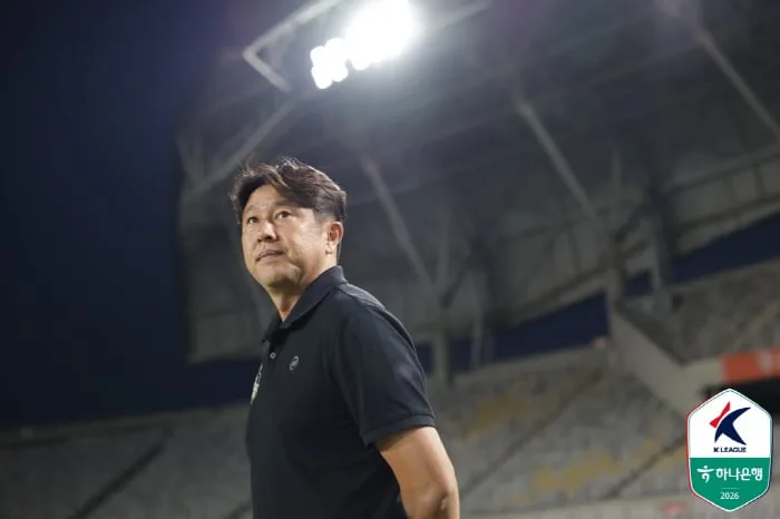 안산에 역전승! '6경기 무패+2위 도약' 김도균 이랜드 감독의 미소 "승격에 대한 절박함이 나왔다"[현장 기자회견]