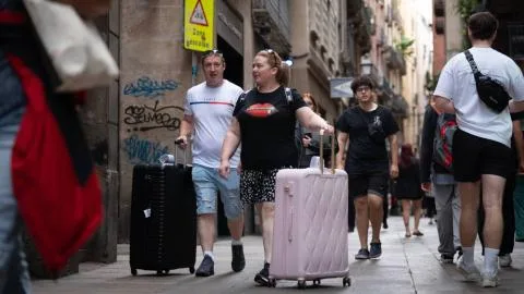 Barcelona aprueba una subida del IBI a los pisos turísticos de hasta un 150%