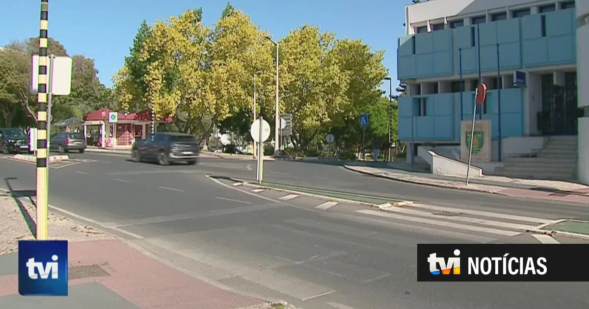 Estava bêbedo, brigou com a mulher, foi à esquadra, acabou a atropelar polícias