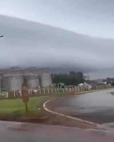 “Paredão” de nuvens avança sobre Maracaju durante alerta de tempestade