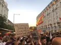 Cientos de ceutíes abarrotan las puertas del Congreso arropados por miles de personas para exigir soluciones
