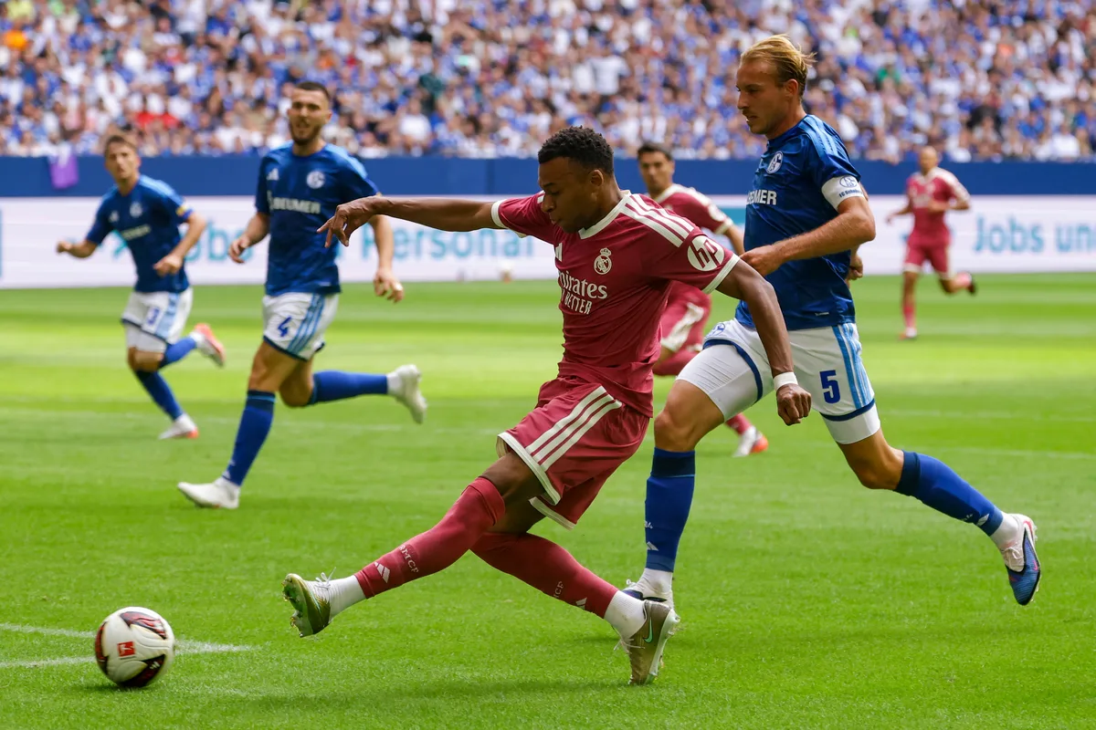 Mbappé regresa en su punto en un Madrid que golea y madura en el final de su pretemporada