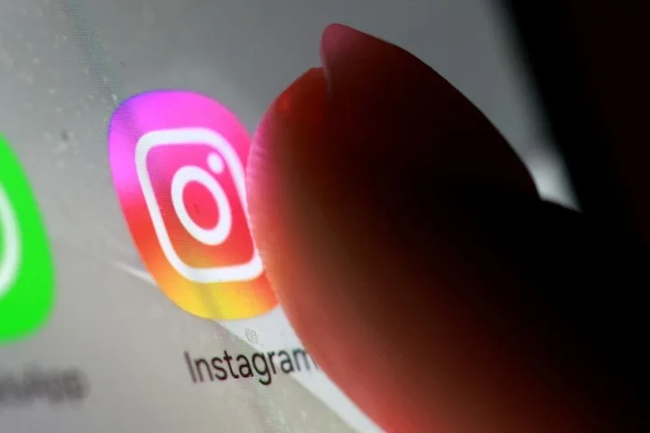 Meta limitará a dos horas diarias el uso de Facebook e Instagram para adolescentes