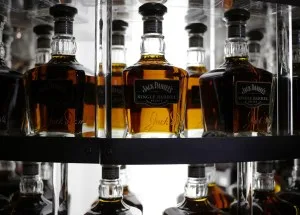 Dona do Jack Daniel’s perde bilhões e abre crise entre herdeiros e conselho