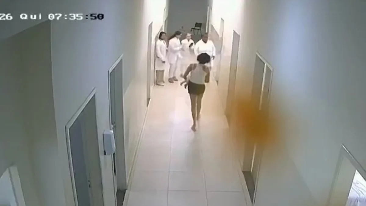 Mãe percebeu que bebê de 8 meses estava engasgada com tampa de pomada enquanto trocava a fralda dela