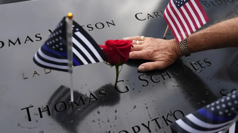 "Nous n'oublierons jamais": à New-York et Arlington, les États-Unis rendent hommage aux victimes du 11-Septembre