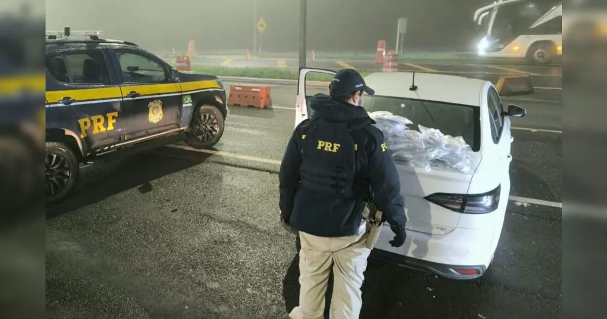 Adolescente perde o controle de carro e é apreendido com 31 kg de haxixe na BR-277