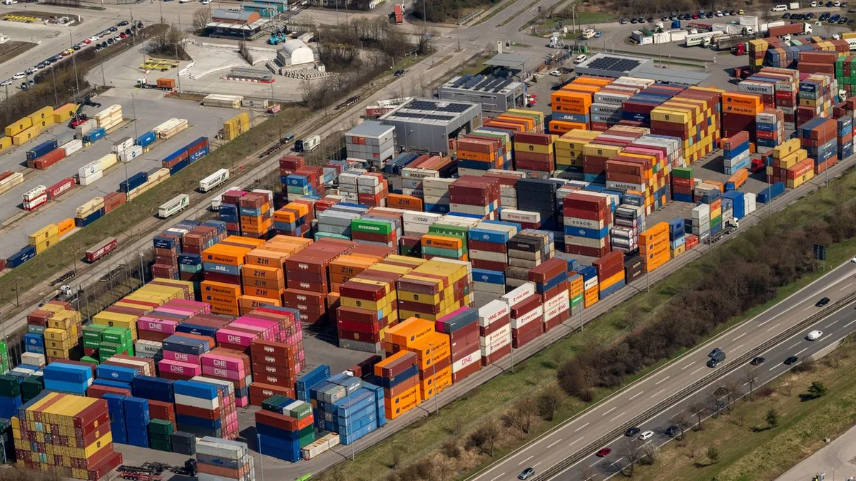 Außenhandel: Bayerische Exporte wachsen - Importe noch schneller