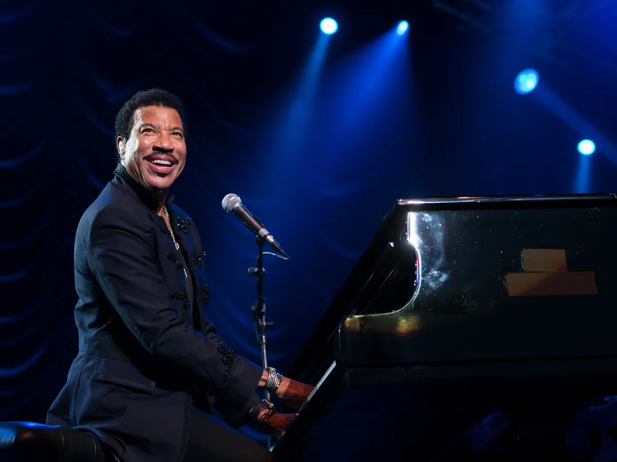 Lionel Richie pausa turnê após ser submetido a cirurgia cardíaca