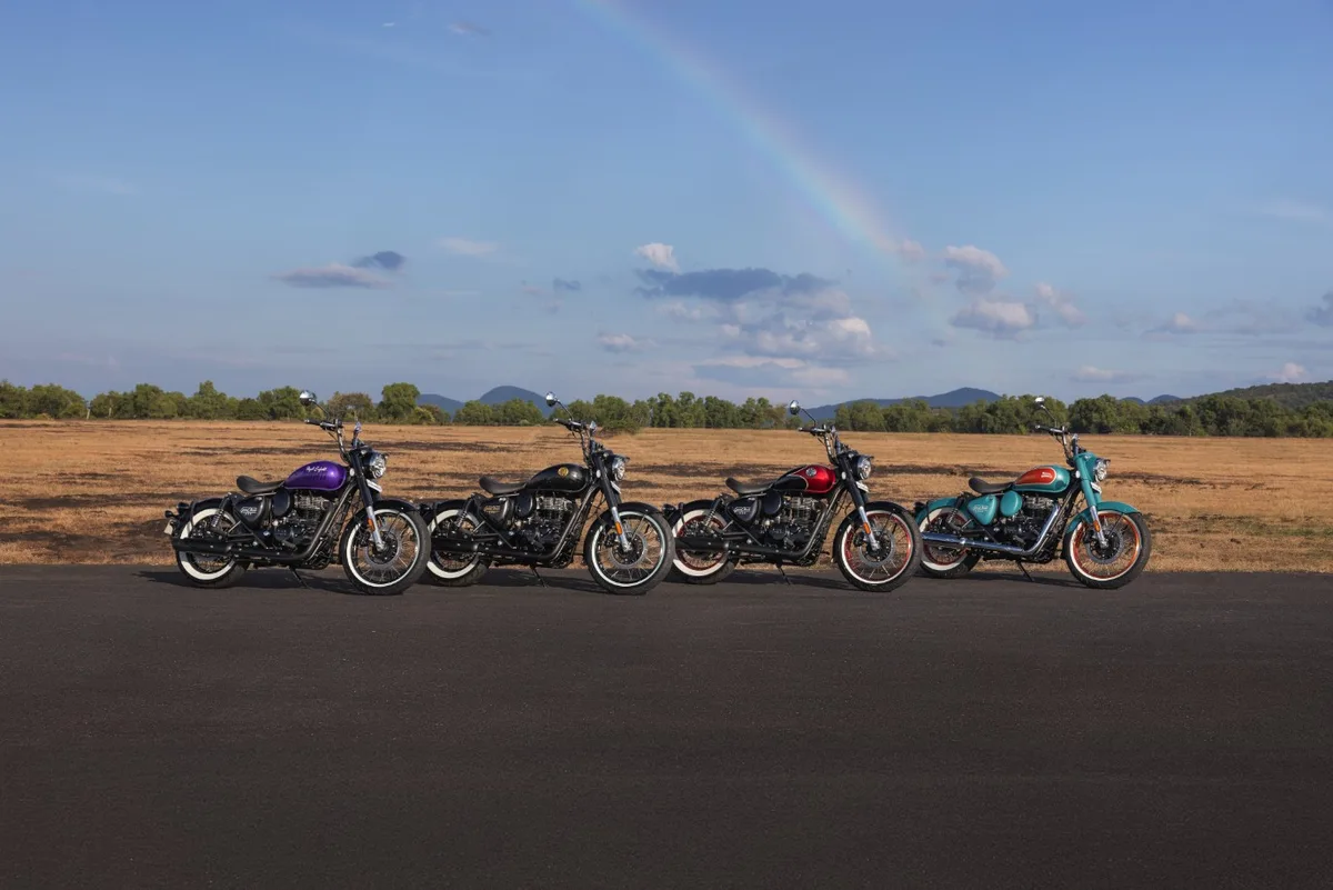 Royal Enfield lança Goan Classic 350, Guerrilla 450 Apex e Himalayan 450 Mana Black