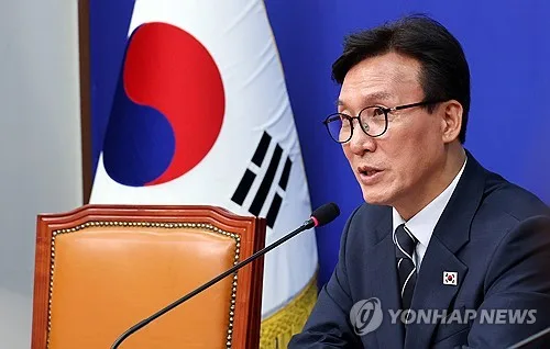 與, 공천혁신·개헌 등 10대 특별기구 설치…김민석 "10월 방미"