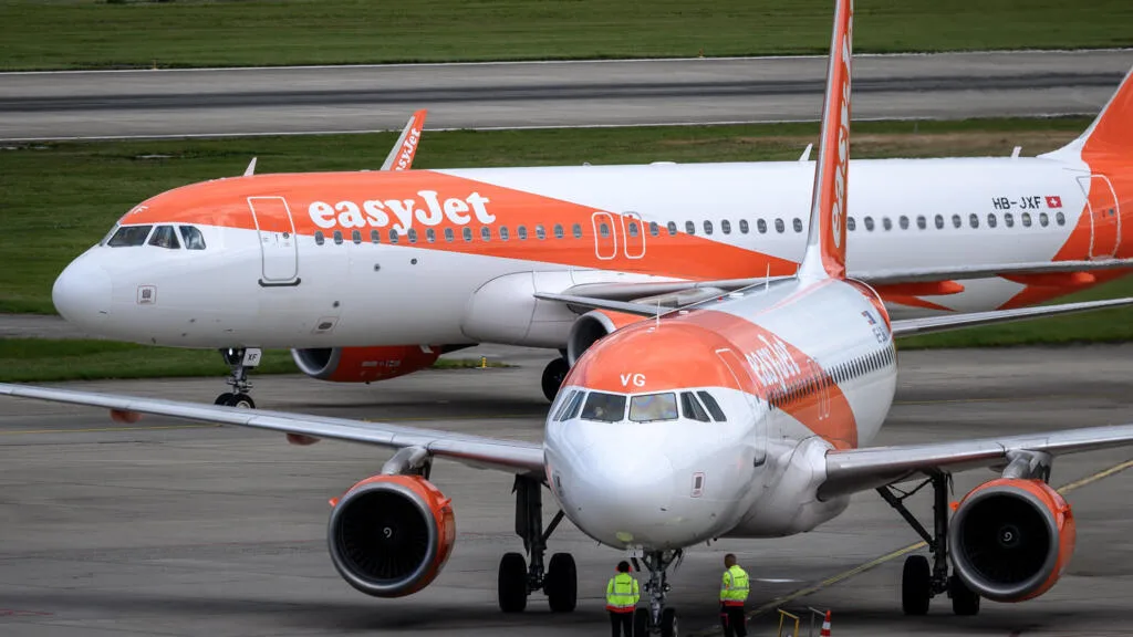 Greve de companhia ‘low cost’ cancela quase 100 voos na França