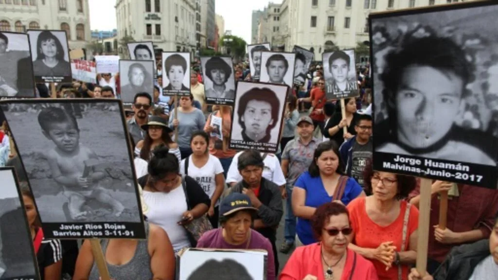 Pérou: l'inquiétude des familles de victimes et disparus du régime d'Alberto Fujimori