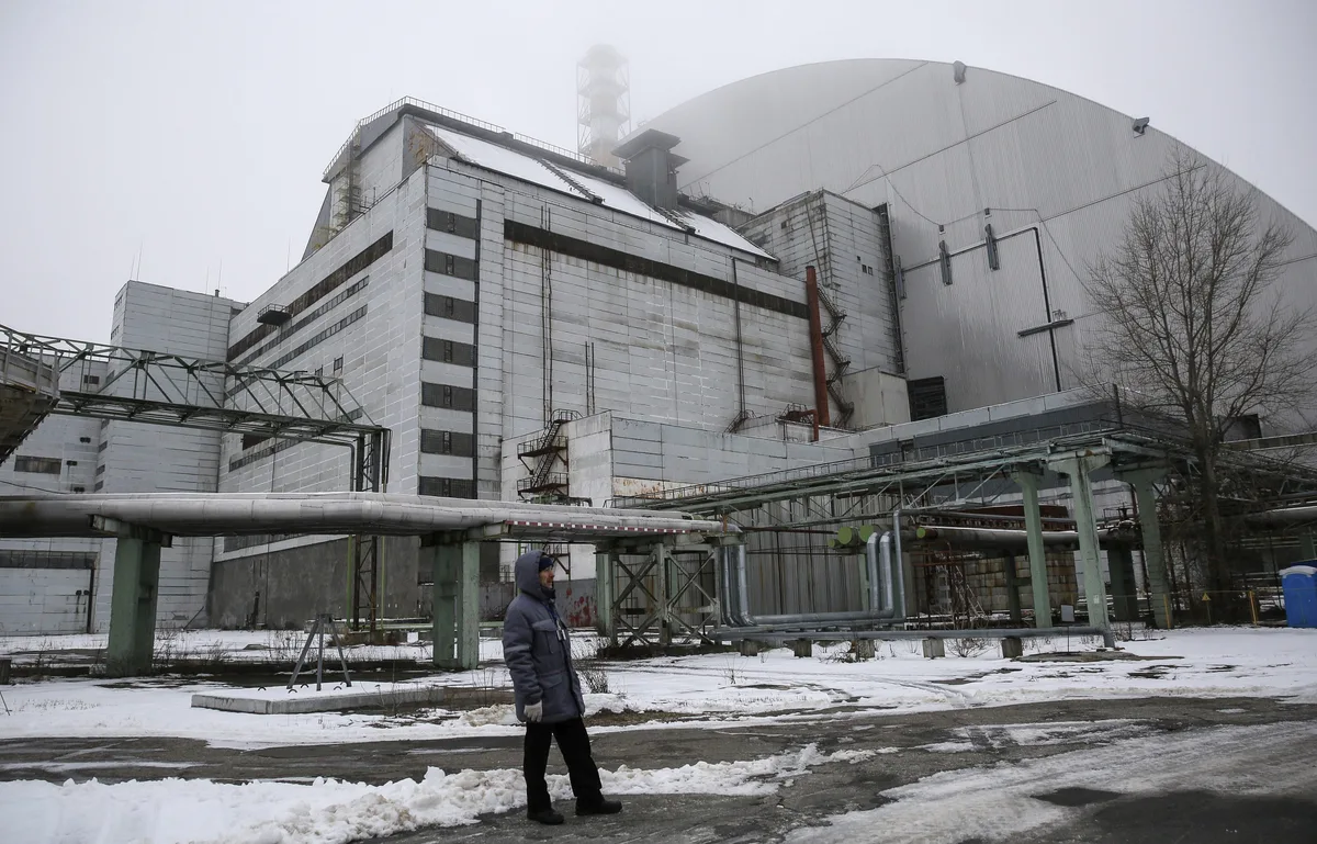 Ucrania y Alemania restaurarán el enorme arco que rodea un reactor de Chernóbil que destruyó un ataque ruso