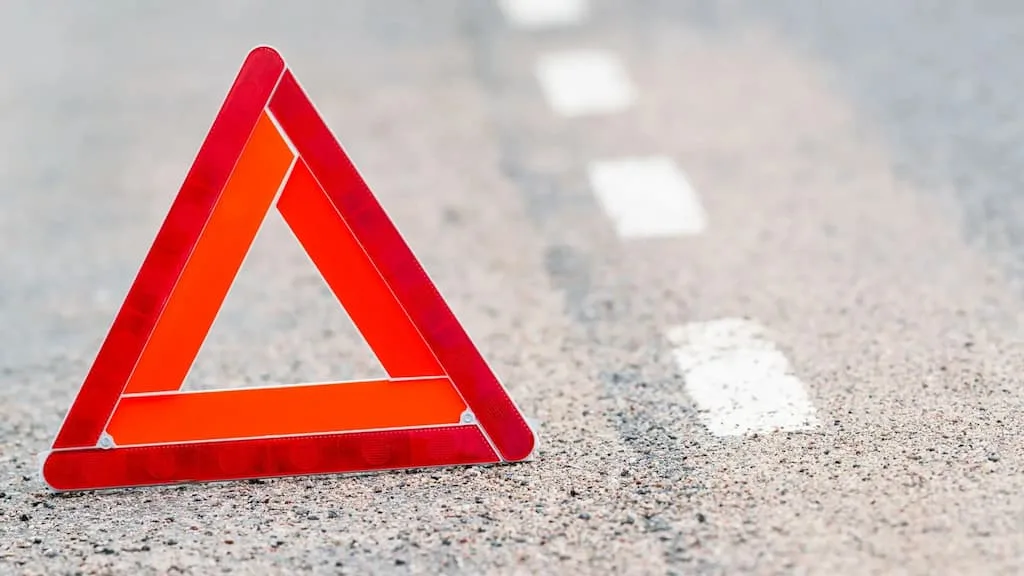 Bateu com o carro? Saiba as 6 coisas que tem/deve fazer