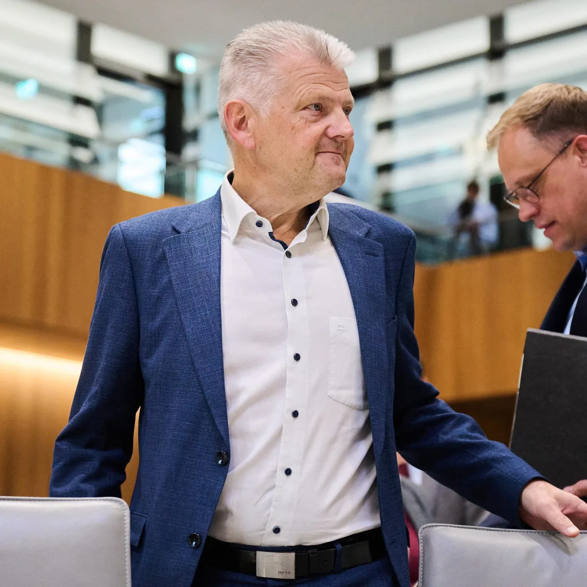 Niedersachsen - Strafrechtliche Ermittlungen: Niedersachsens SPD-Fraktionschef Politze tritt zurück