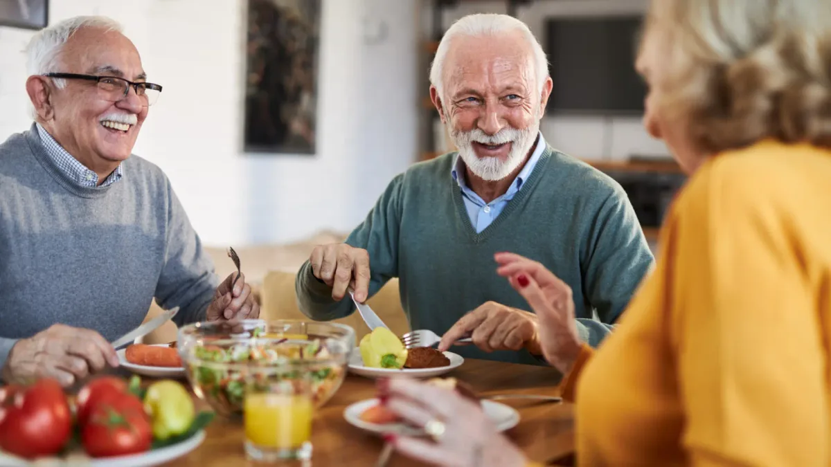 Silvio Garattini, oncólogo (97 años): "Para vivir más hay que comer en pequeñas cantidades, levántate de la mesa con un poco de hambre"