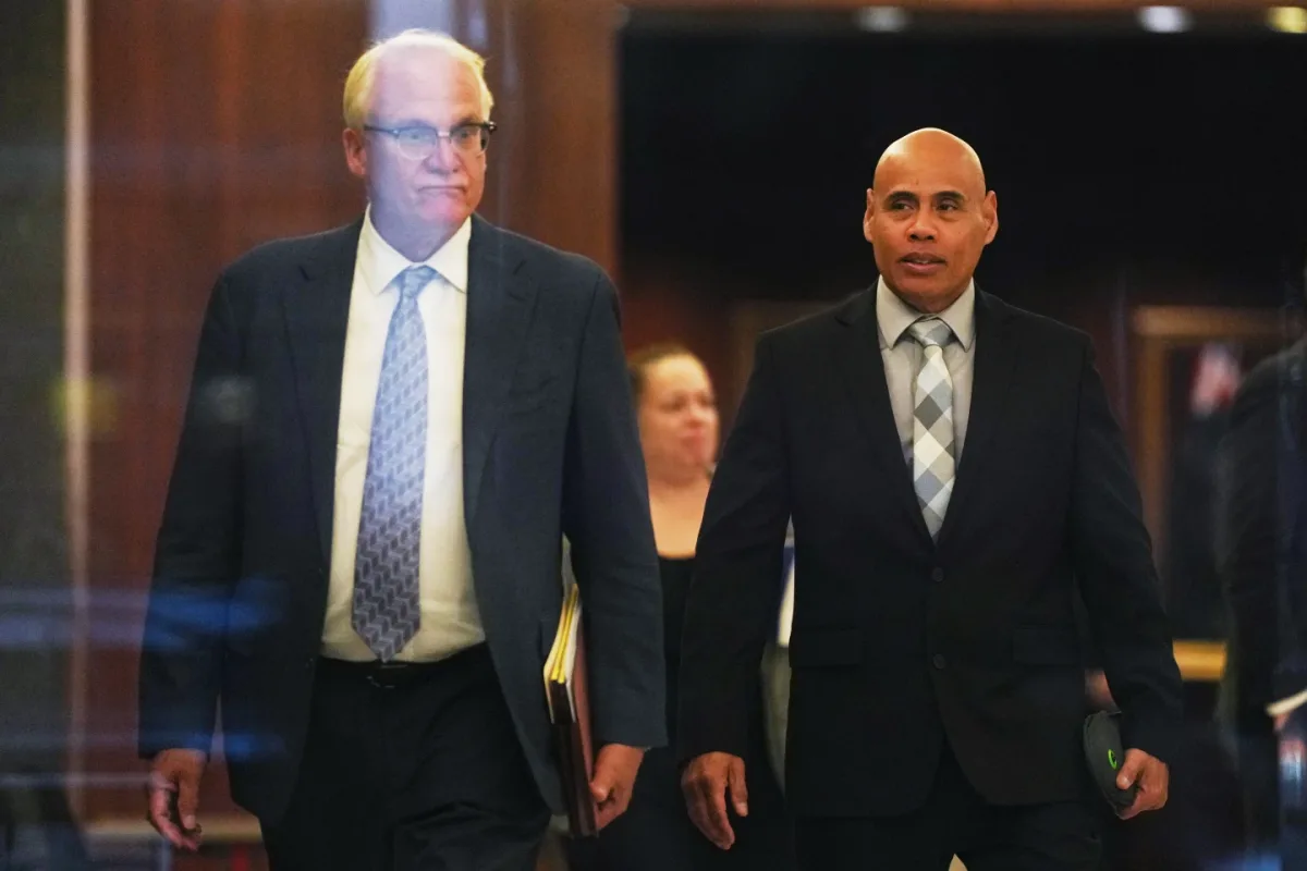 Agente de ICE se declaró no culpable por mentir al FBI tras disparar a un venezolano