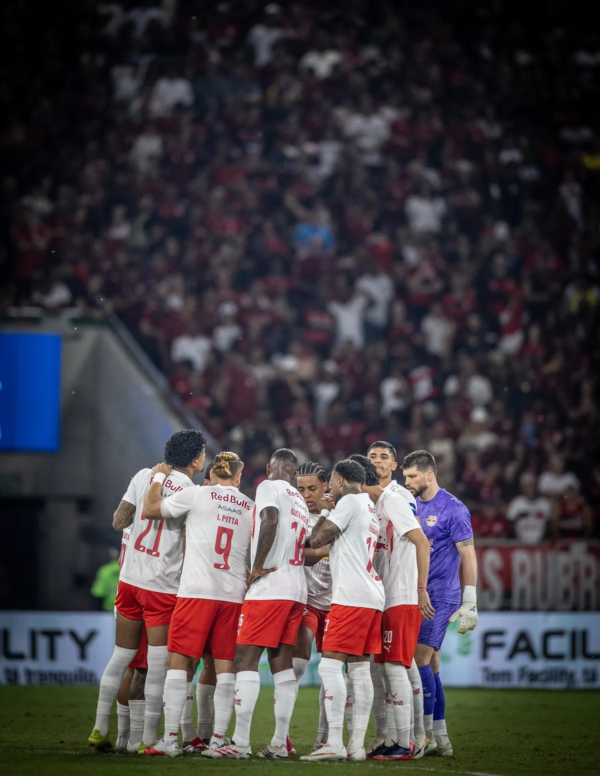 Atuações do Bragantino: Volpi se destaca, mas Massa Bruta perde para o Flamengo no Maracanã